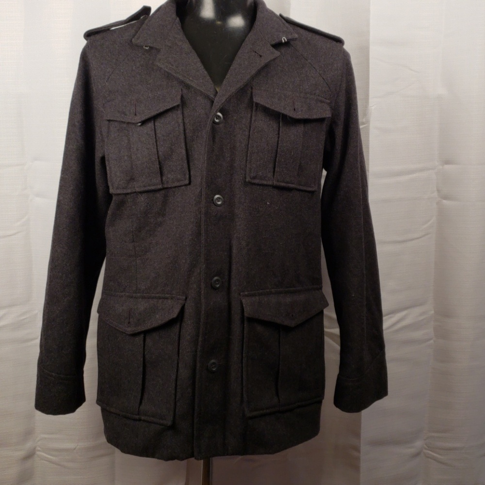 Old Navy mens winter trench coat.  Grey W/Pockets